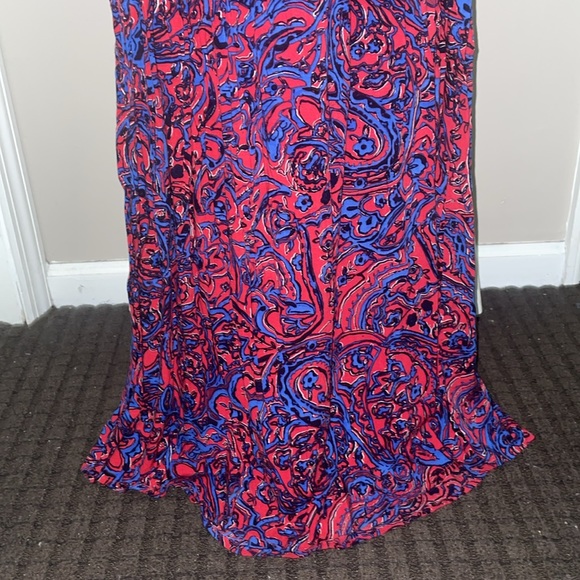 Navy blue and red bandana like pattern dress! Sleeveless, v-neck, lightweight! - Picture 4 of 5